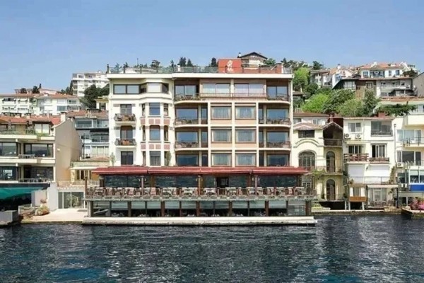 Bebek Otel’in sahibi üç maymunu oynadı! Skandallara karşı 700 çalışanını kalkan yaptı